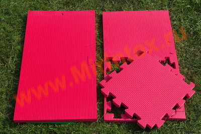 Будо-мат "С креплением ласточкин хвост" 50х50х2,0см (Красный)